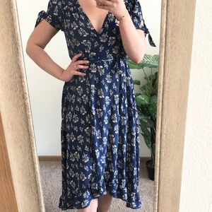 High low wrap dress🌸 Francesca’s